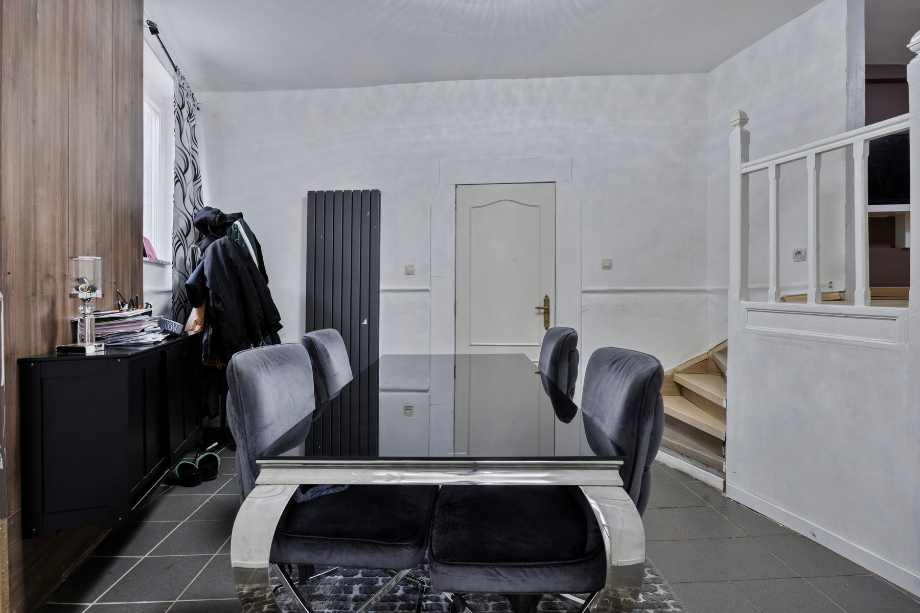 Instapklare halfopen bebouwing met vijf slaapkamers foto 7