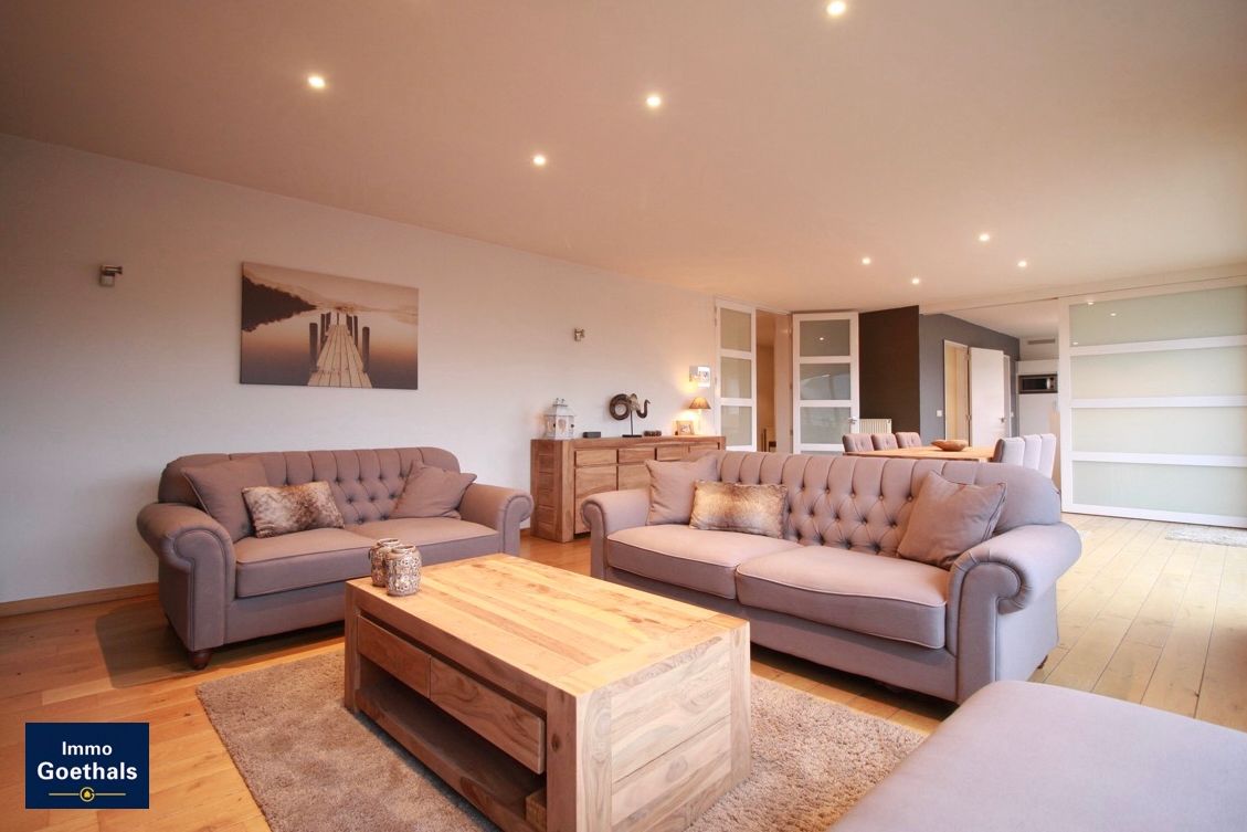 Luxe Appartement in centrum Waregem. foto {{pictureIndex}}