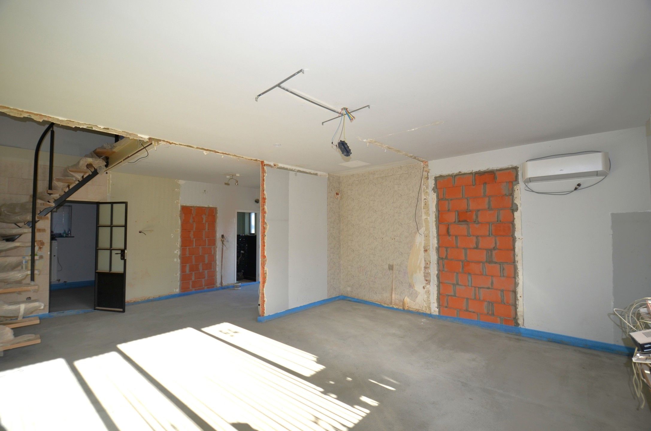 Af te werken woning met 2 slaapkamers foto 9