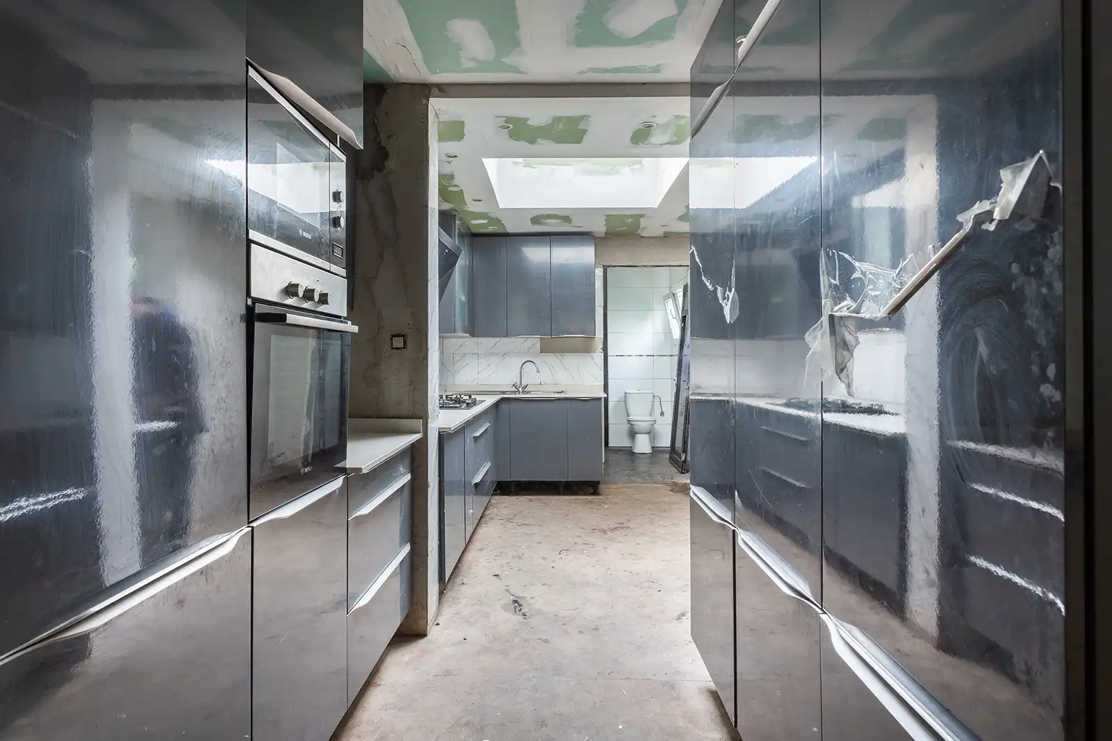 Te renoveren woning met 5 slpk, 2 badk en koer in Deurne-Zuid foto 7