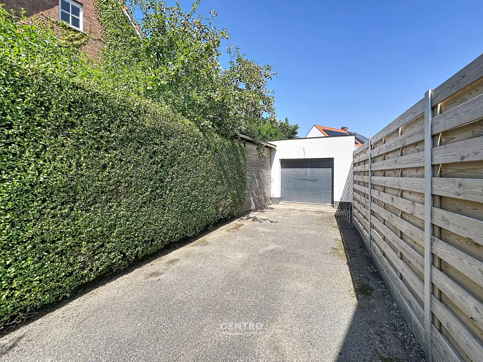 Gerenoveerde woning met 4 slpks, ZUIDger. tuin en ruime garagebox! foto 22