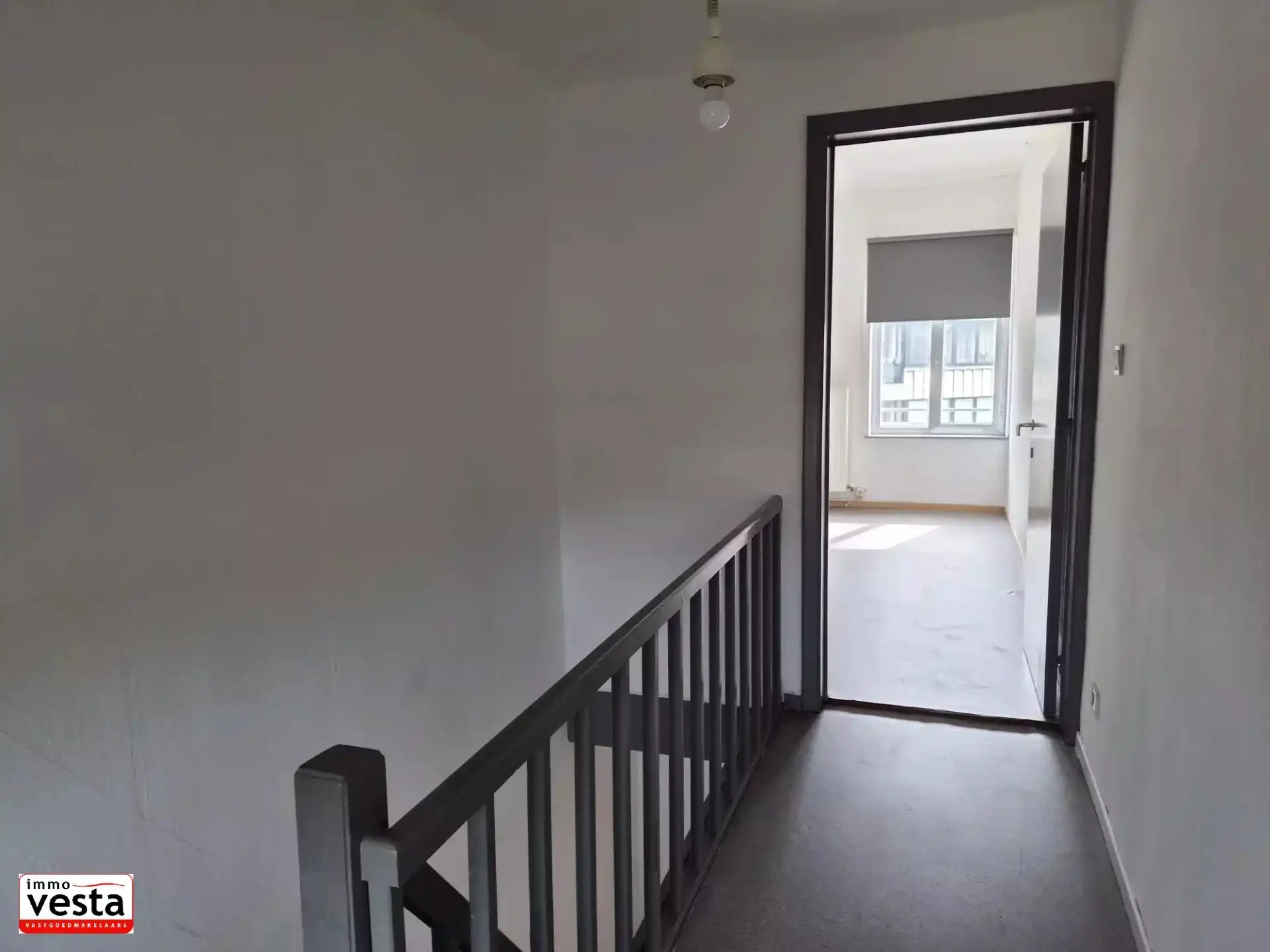 Centraal gelegen rijwoning met 3 slaapkamers foto 16