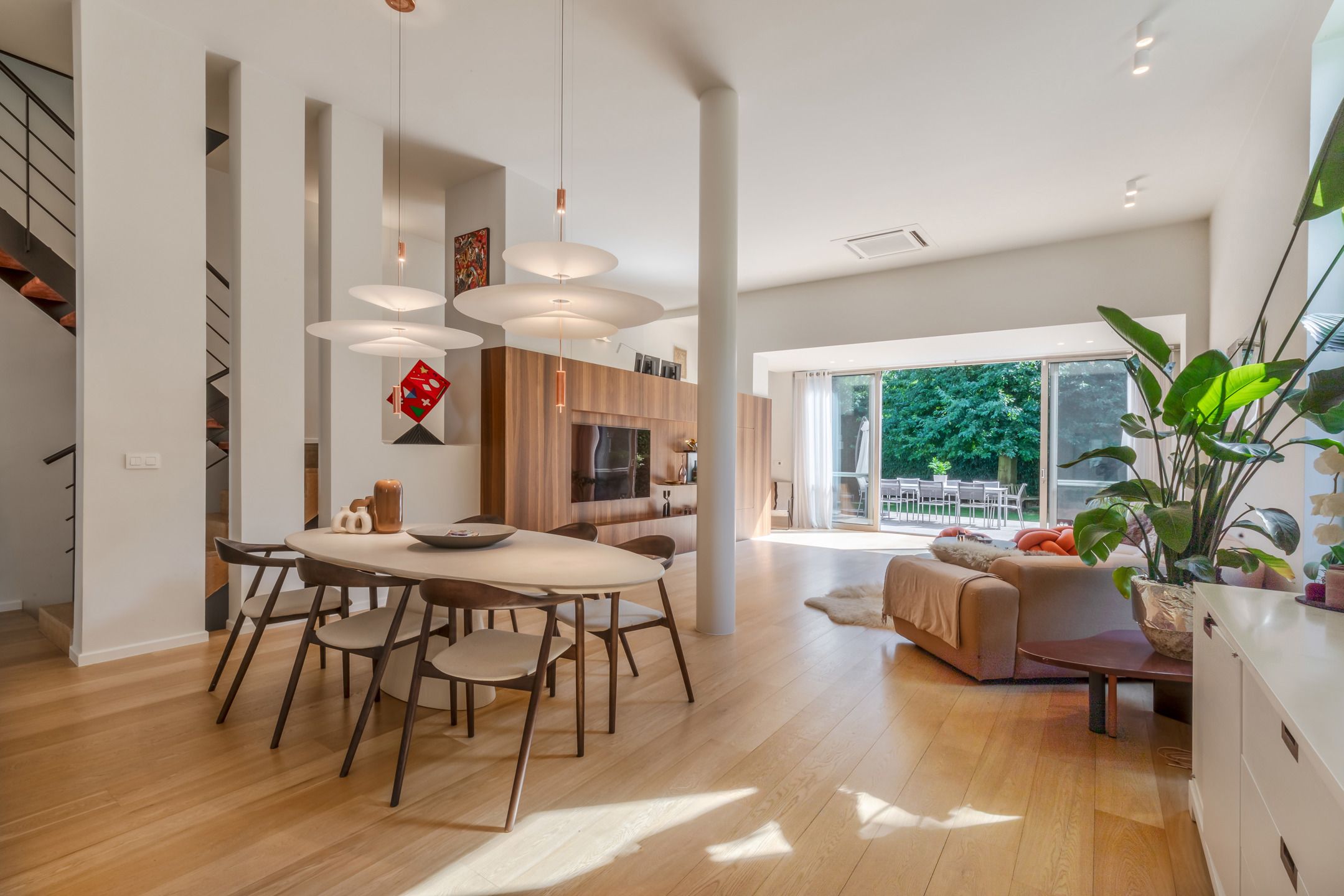 Luxueuze moderne 5 SLPK, woning in de gewilde Elsdonkwijk foto {{pictureIndex}}