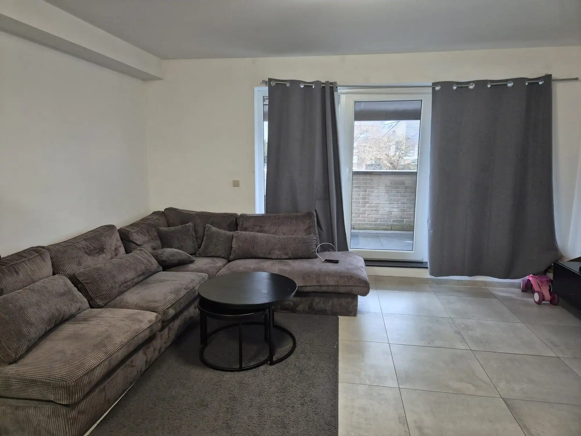 Modern één slaapkamerappartement met staanplaats te Maasmechelen foto 2