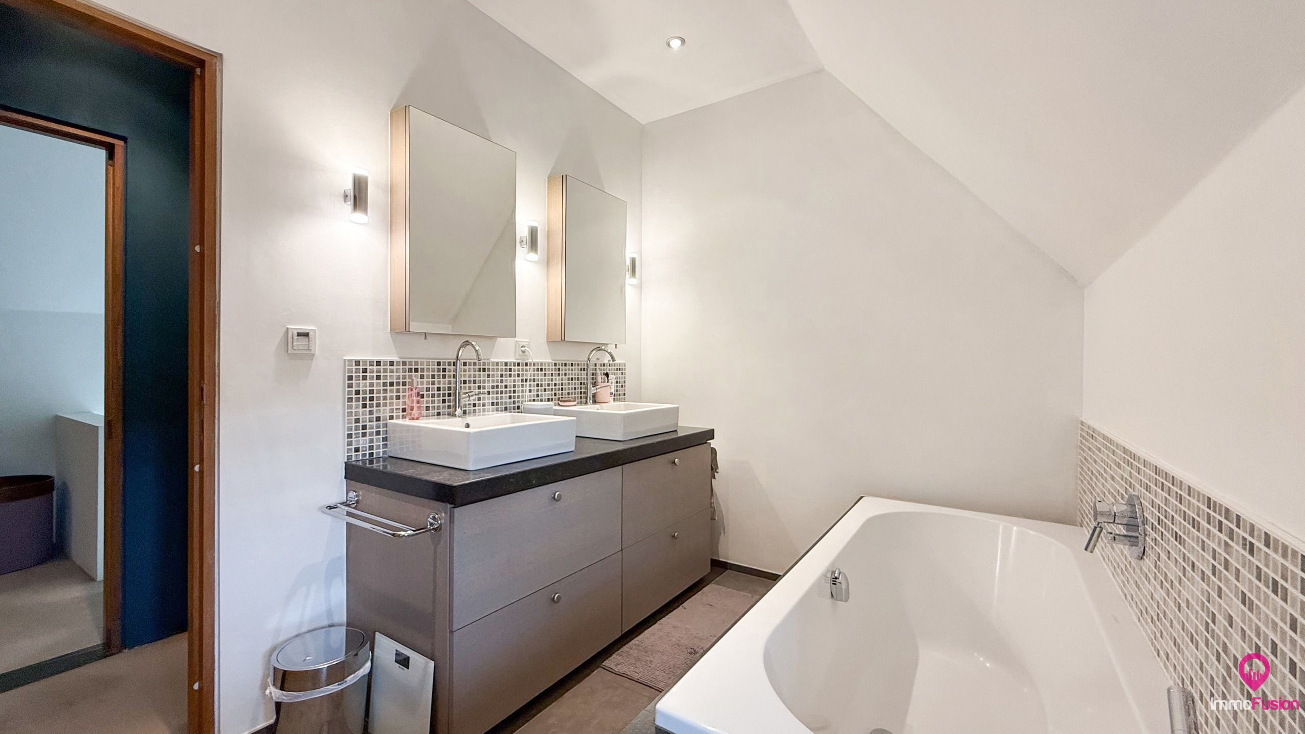 Zeer mooi ontworpen villa met 3 badkamers in Heusden-Zolder! foto 46