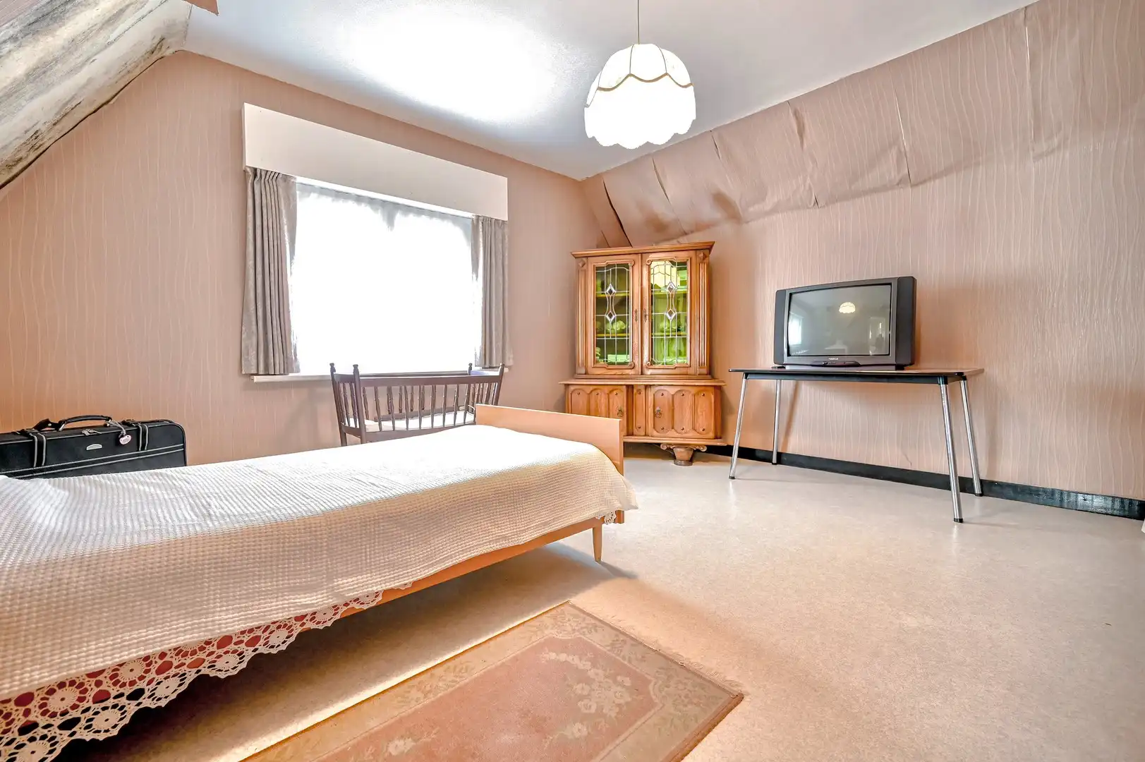 Charmante en authentieke woning met ruime tuin foto 15