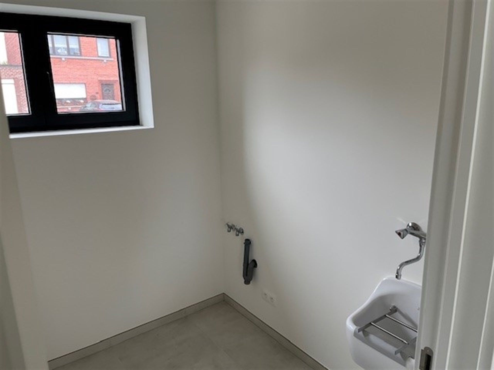 Energiezuinige instapklare nieuwbouwing met gezellige tuin. foto 10