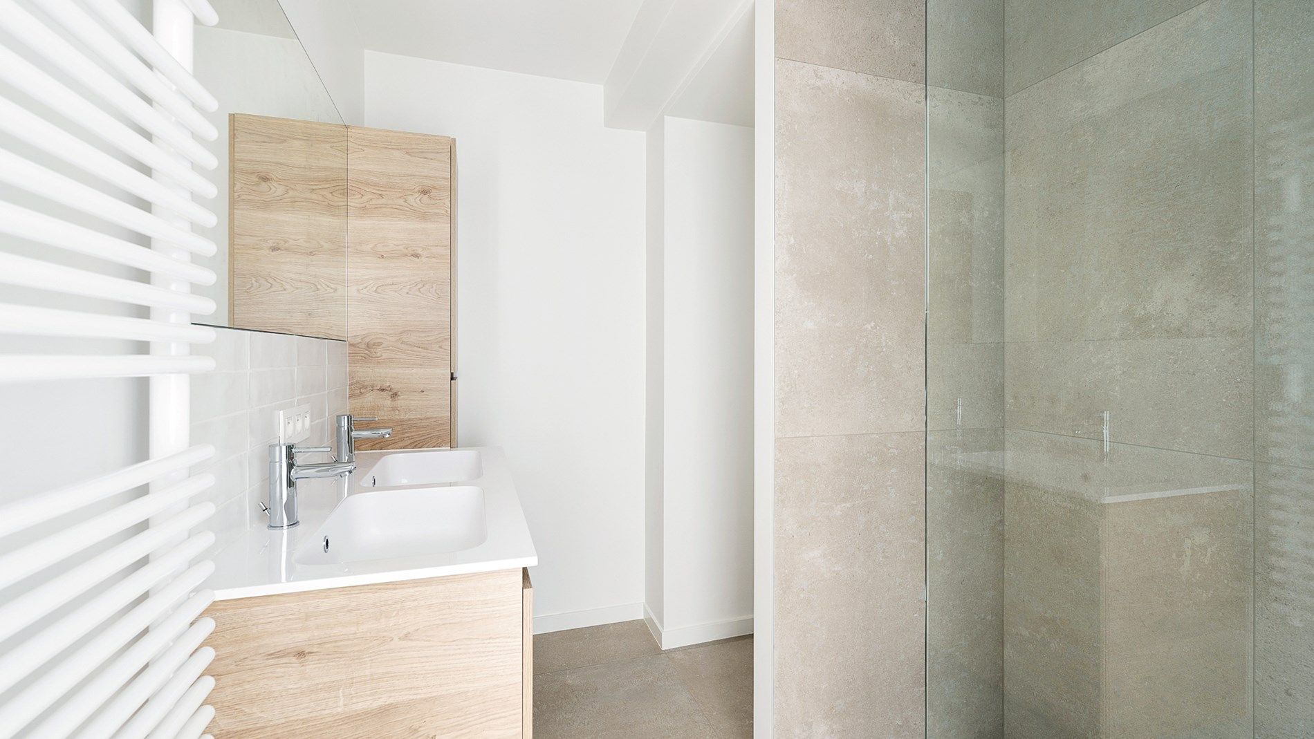 Luxueus gerenoveerd tweeslaapkamerappartement aan de vernieuwde boulevard van Heist foto 12