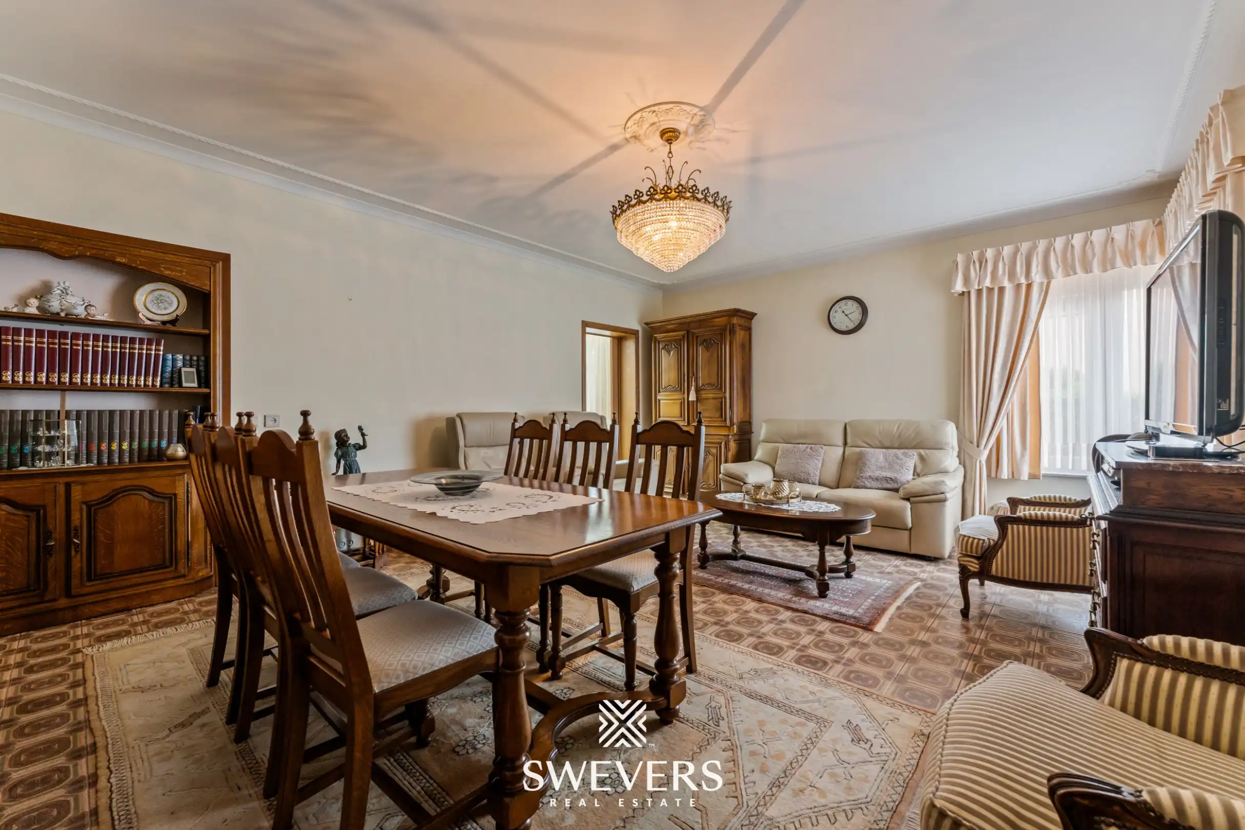 Royale kangoeroewoning met zwembad en dubbele garage foto 7