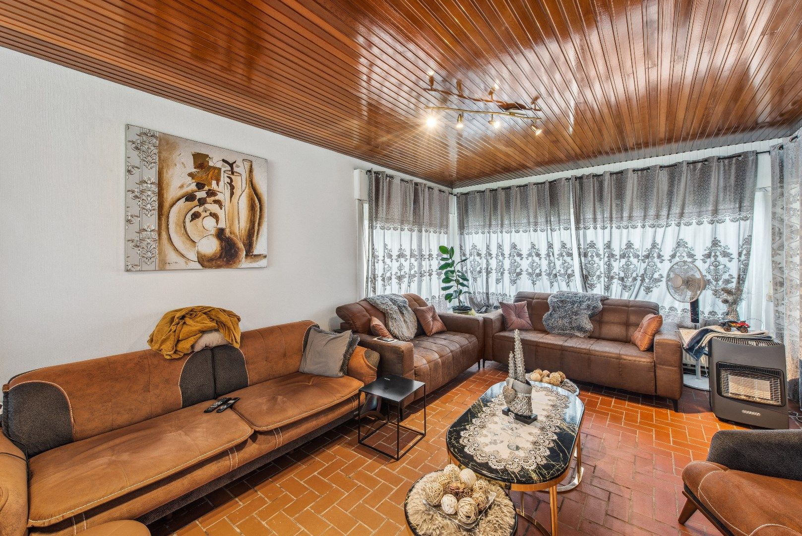 Alleenstaande woning op 14a 42ca met 3 grote slpks en garage foto 7