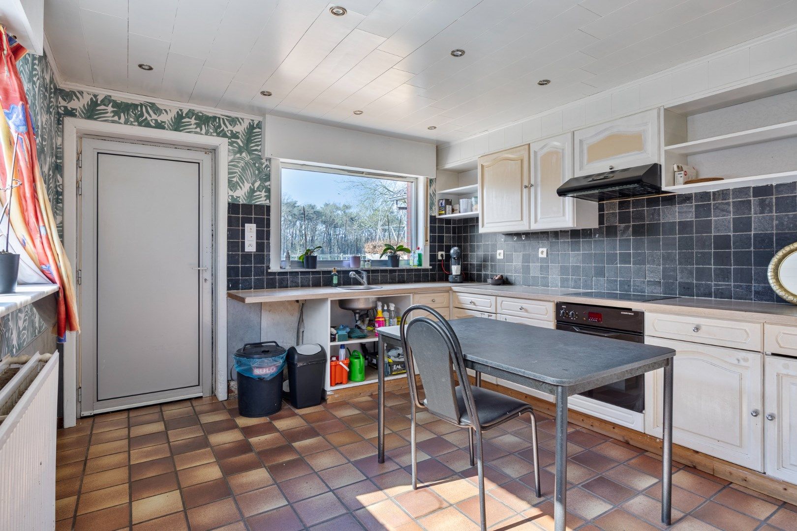 Rustig gelegen open bebouwing met dubbele garage en 3 SLPKS ! foto 6