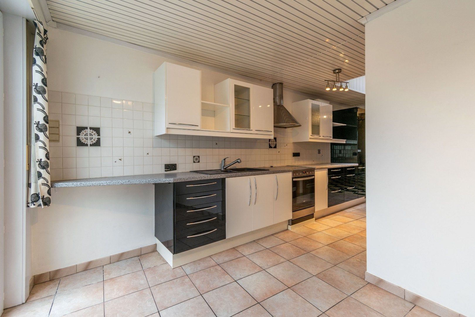 TOPLIGGING: WONING MET 3 SLAAPKAMERS + TUIN ! foto 7