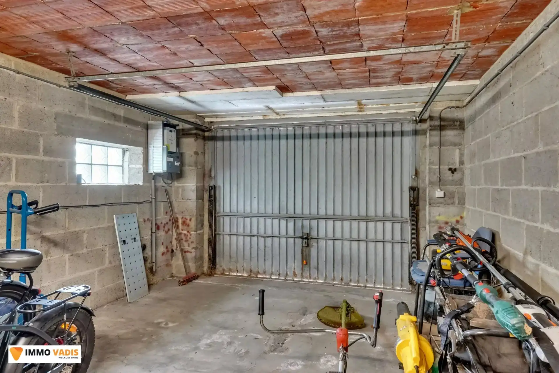 Huis  met 4 slaapkamers en dubbele garage foto 19