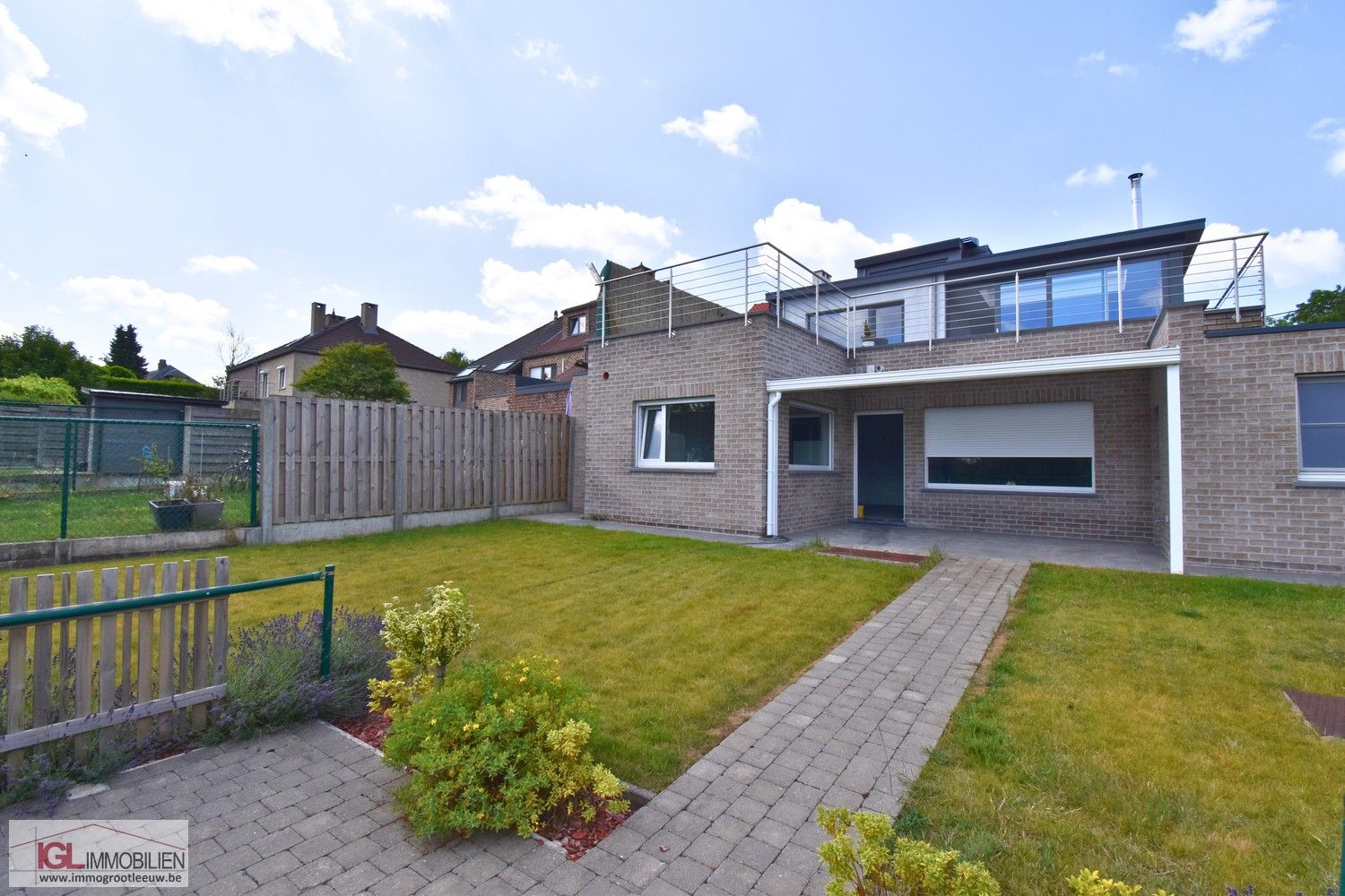 Modern gelijkvloersappartement in groene en rustige omgeving foto 9