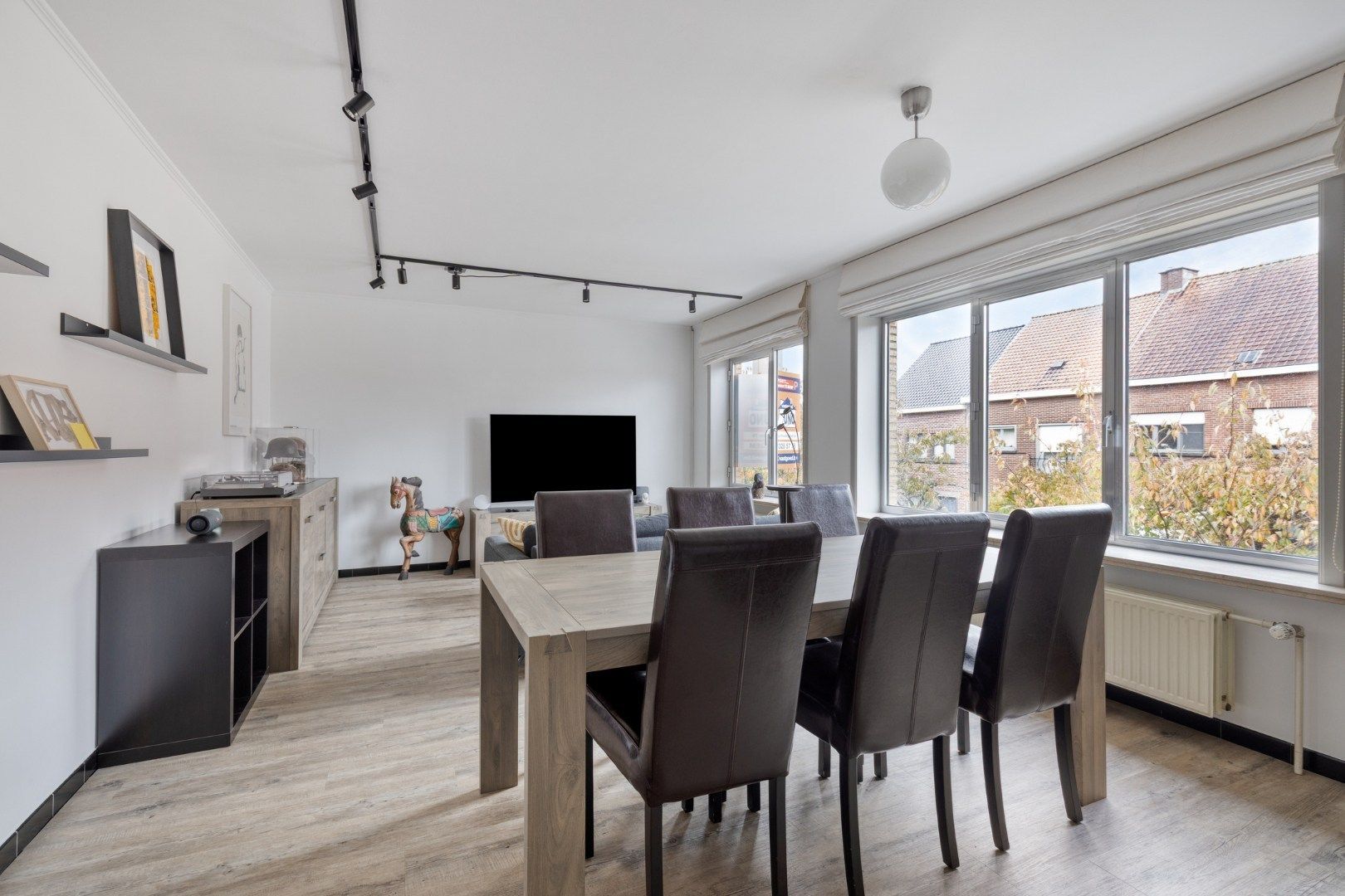 Ruim tweekamerapp. in Bevegem met dubbele garage! foto 4