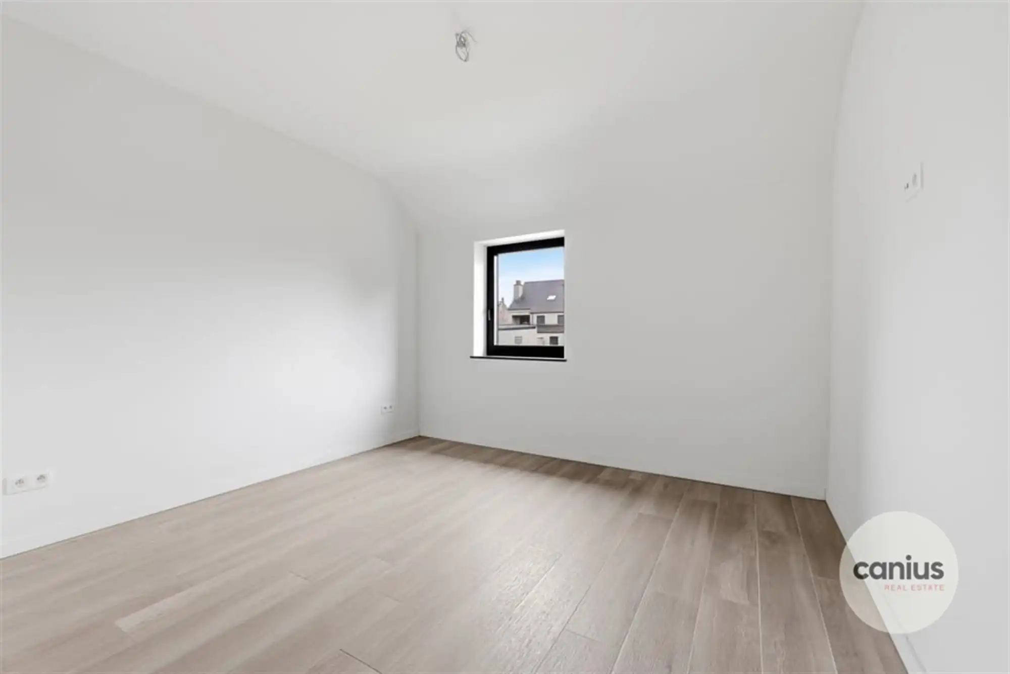 LANDELIJKE WONING MET 3 SLKS EN CARPORT foto 17