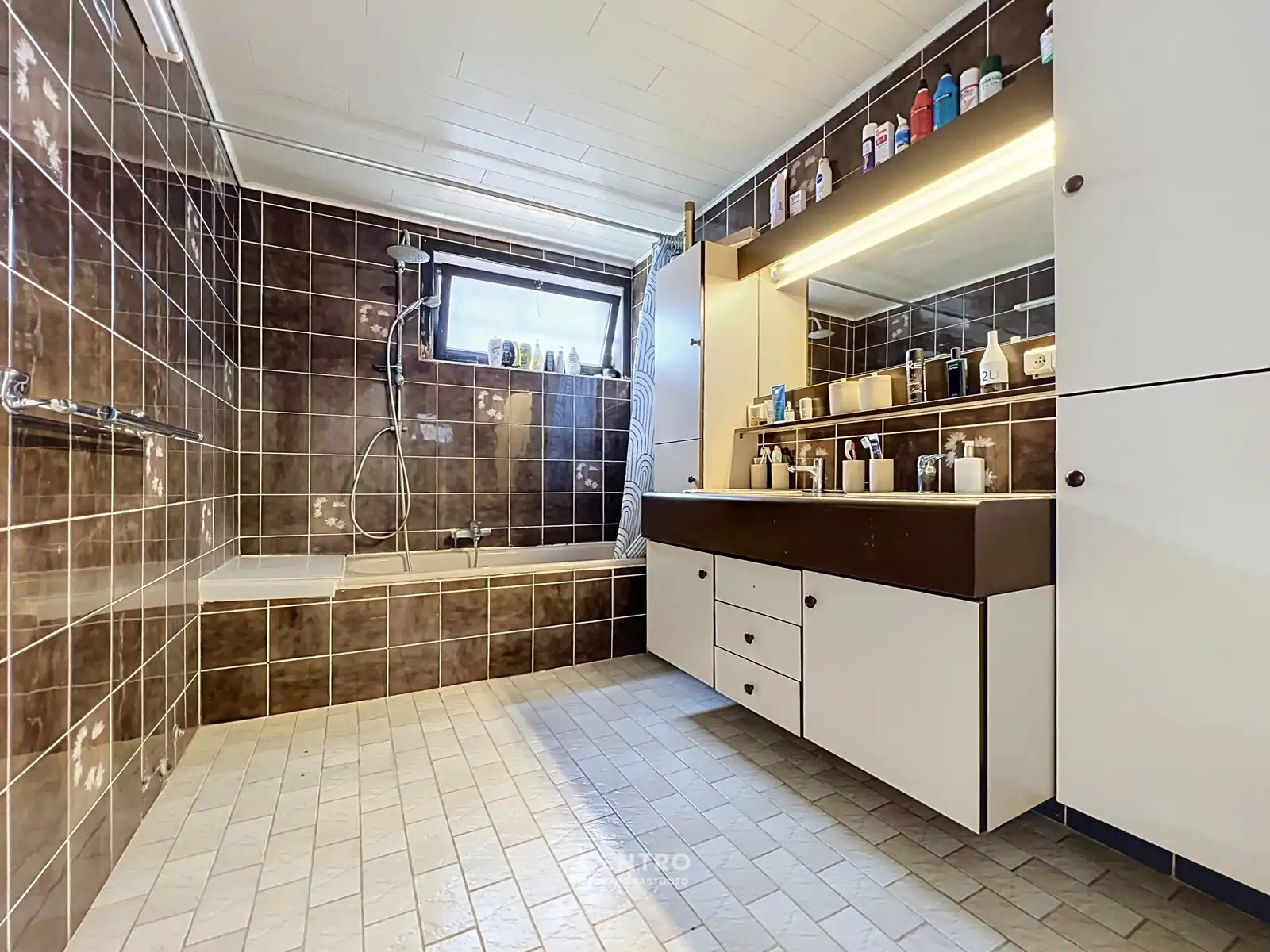 Ruimtelijk magazijn met toonzaal, kantoor en woonst te Lichtervelde, ideaal voor wonen én werken op een perceel van 1.002m²! foto 41
