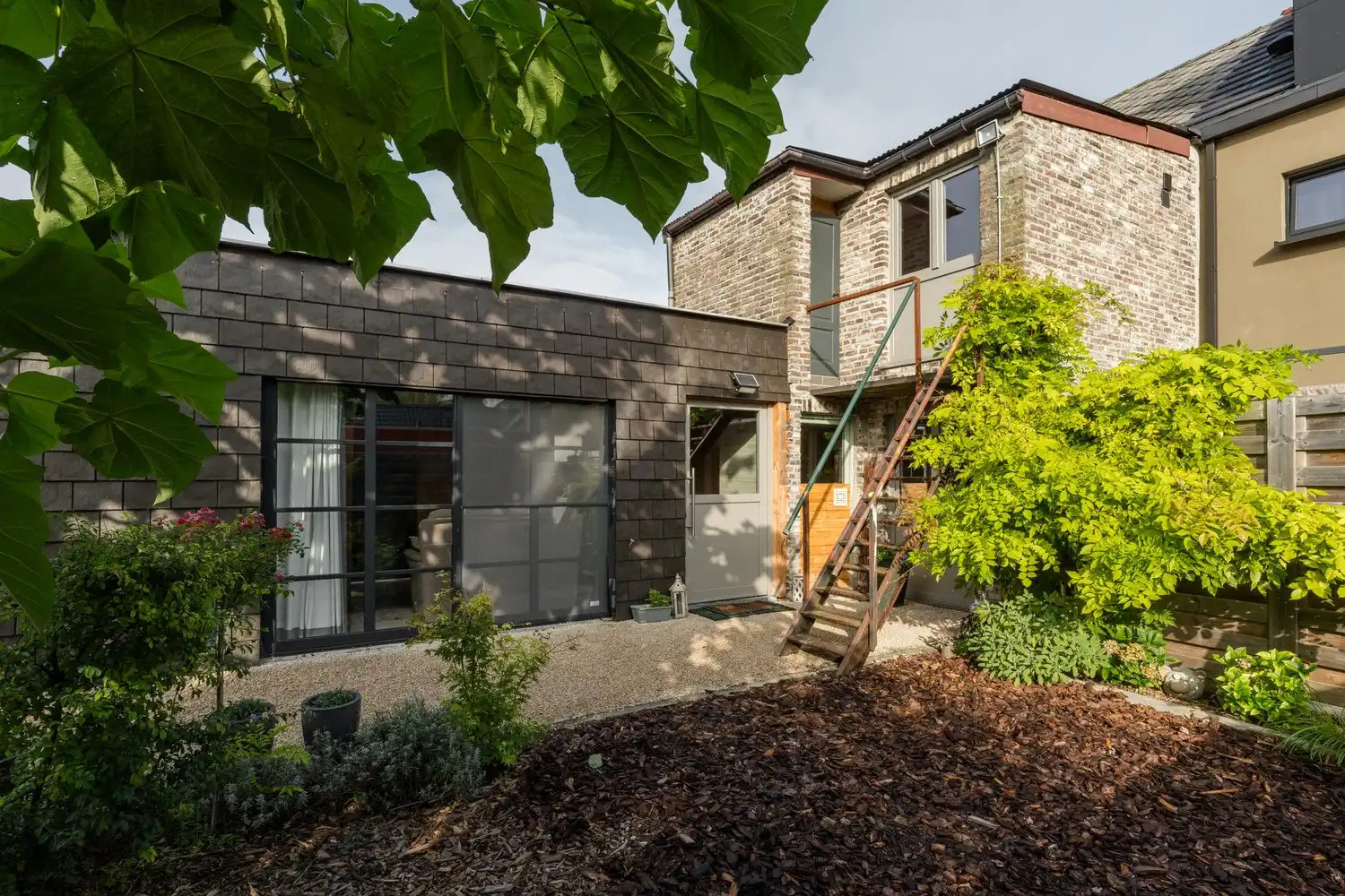 Veelzijdige woning met zorgmogelijkheden, werkruimte en tal van bijgebouwen foto 31
