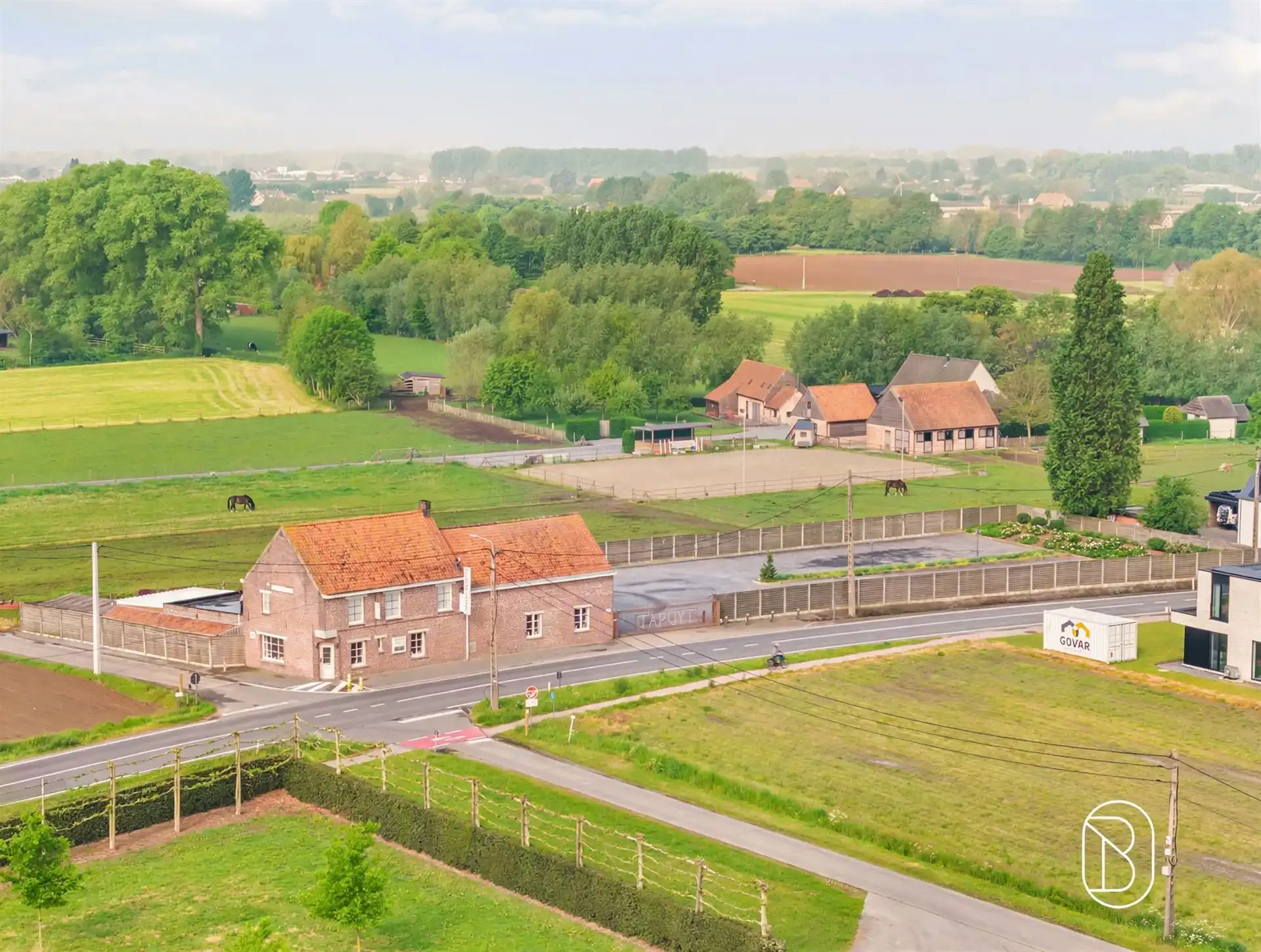 Topgelegen horecazaak met parking, en woonst foto 3