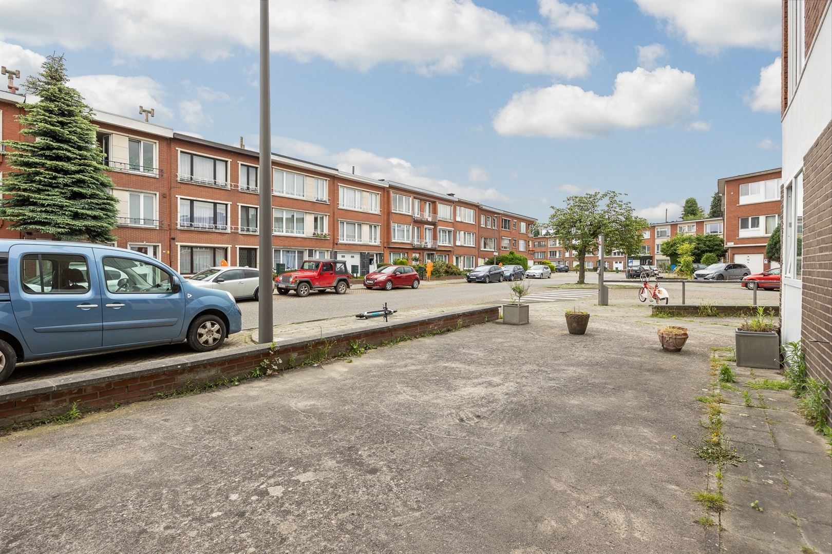 Gerenoveerd gelijkvloers 1-slaapkamer appartement met garagebox foto 22