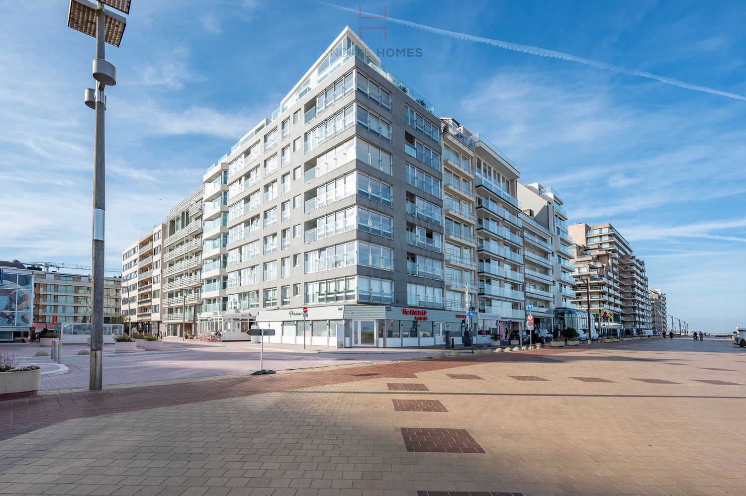 Compleet gerenoveerd appartement met 3 kamers op de hoek van de Zeedijk en het Lichttorenplein foto 1