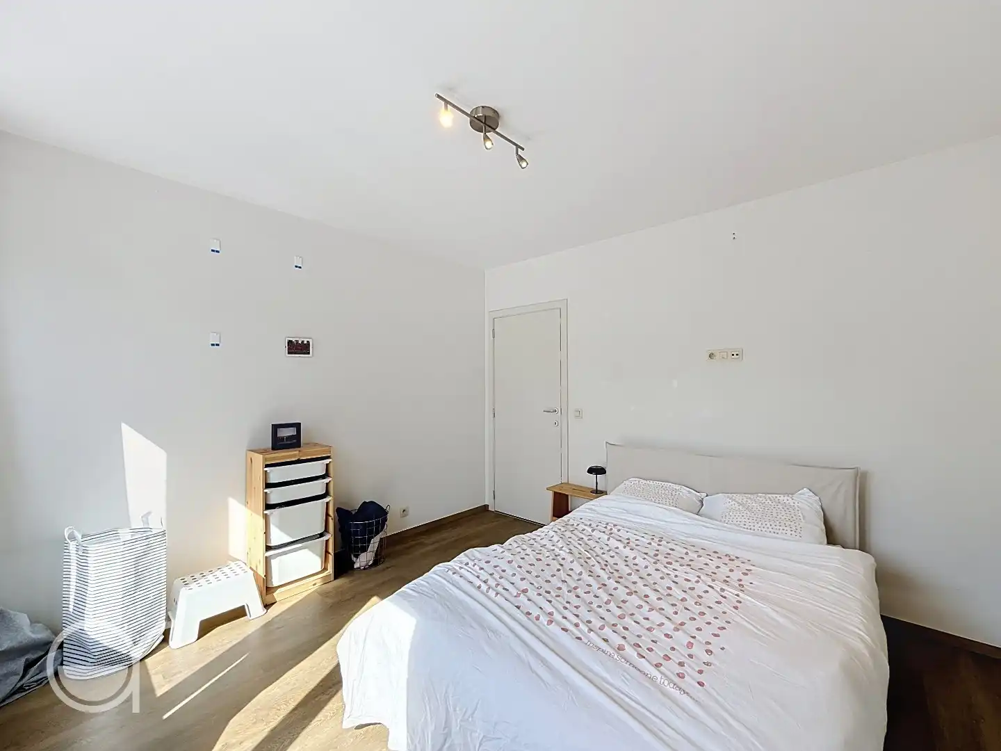 Ruim gelijkvloers appartement met terras, tuin en autostaanplaats in Gent foto 11