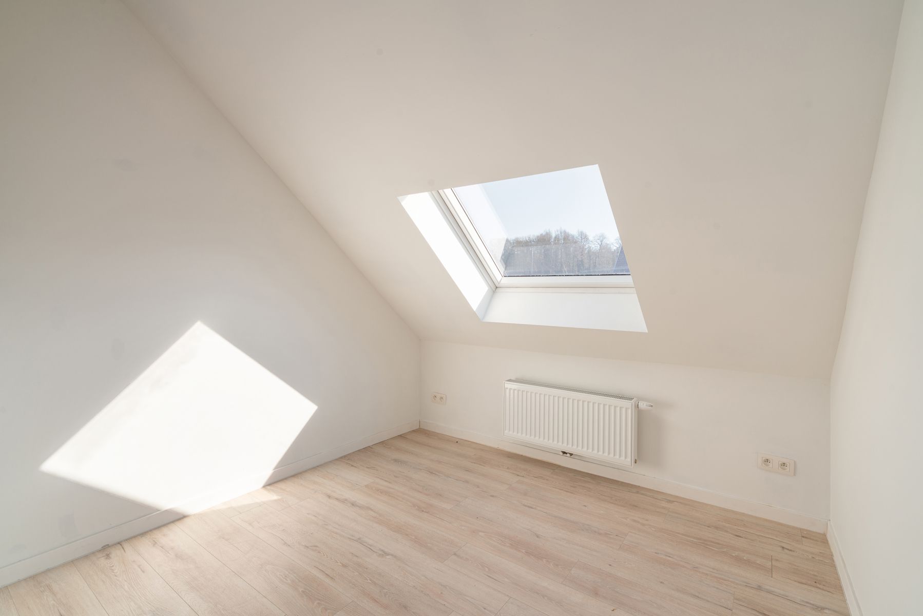 Gerenoveerde woning met zonnepanelen nabij het centrum foto 11