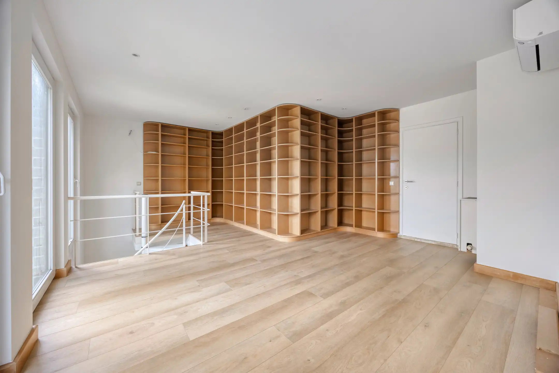 Ruime villa met prachtig groen verzicht foto 28