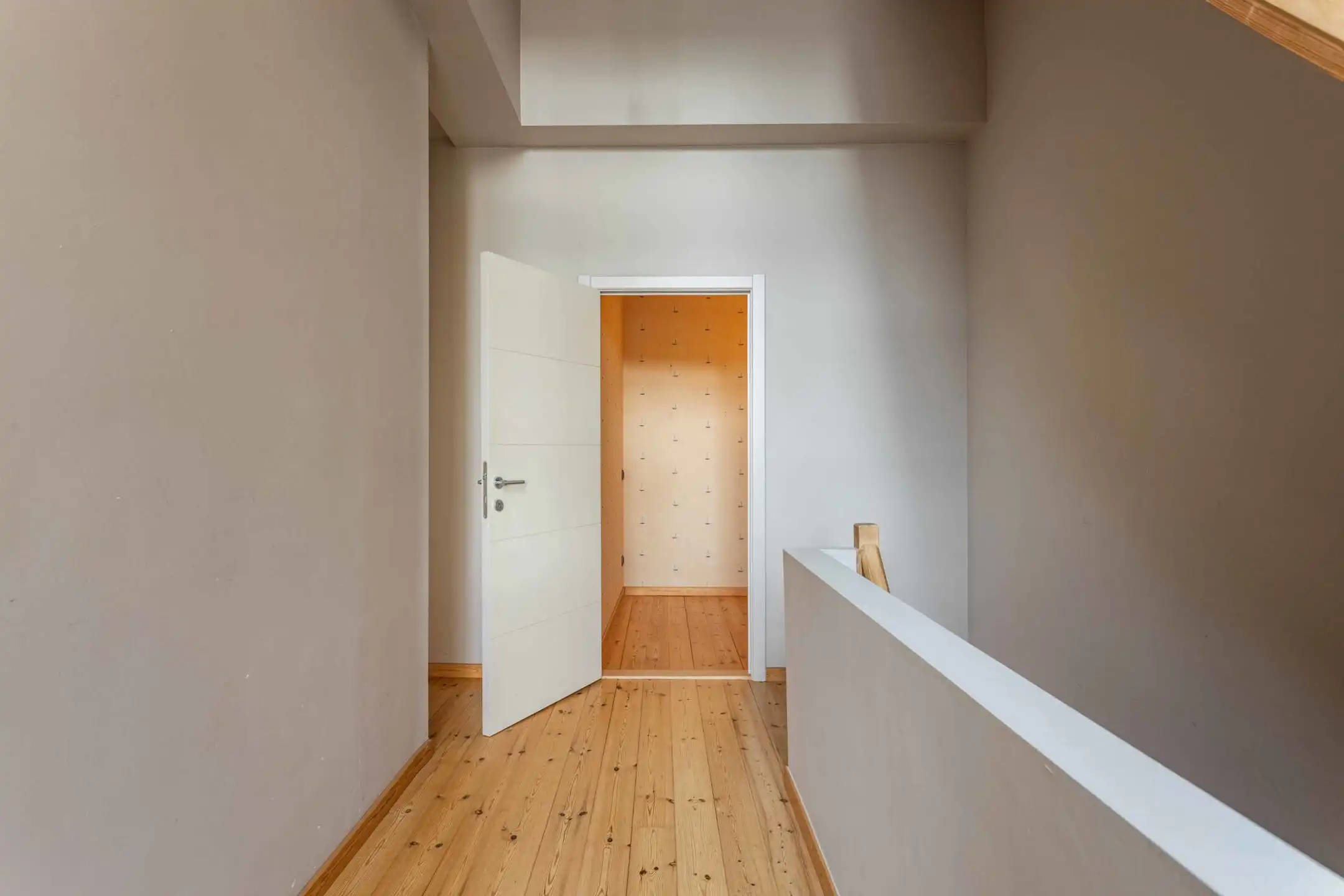 Authentiek gerenoveerde woning met garage in Mater dorp foto 16