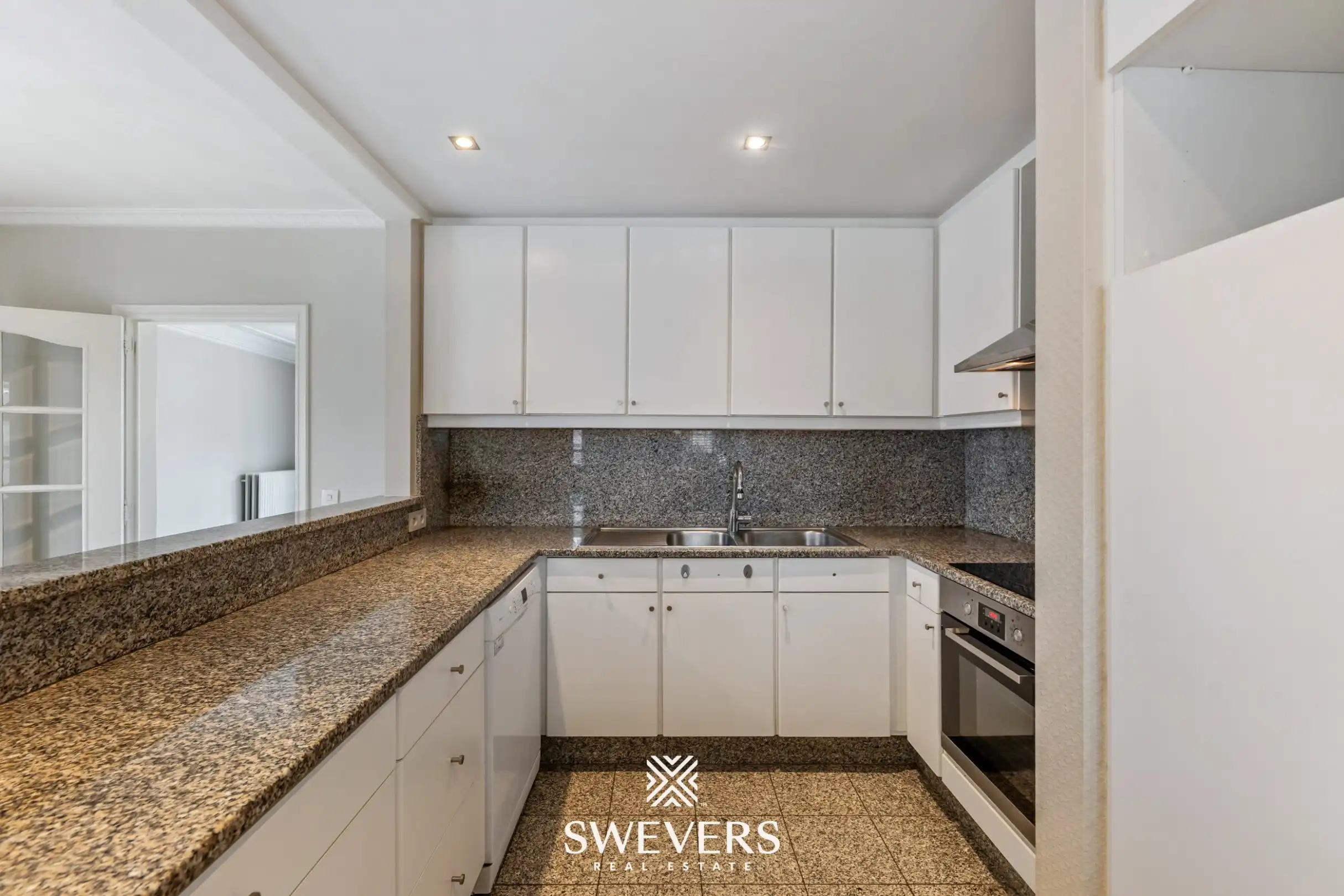 Veelzijdig handelspand met ruim duplex appartement: wonen, ondernemen én investeren onder één dak in centrum Alken foto 27