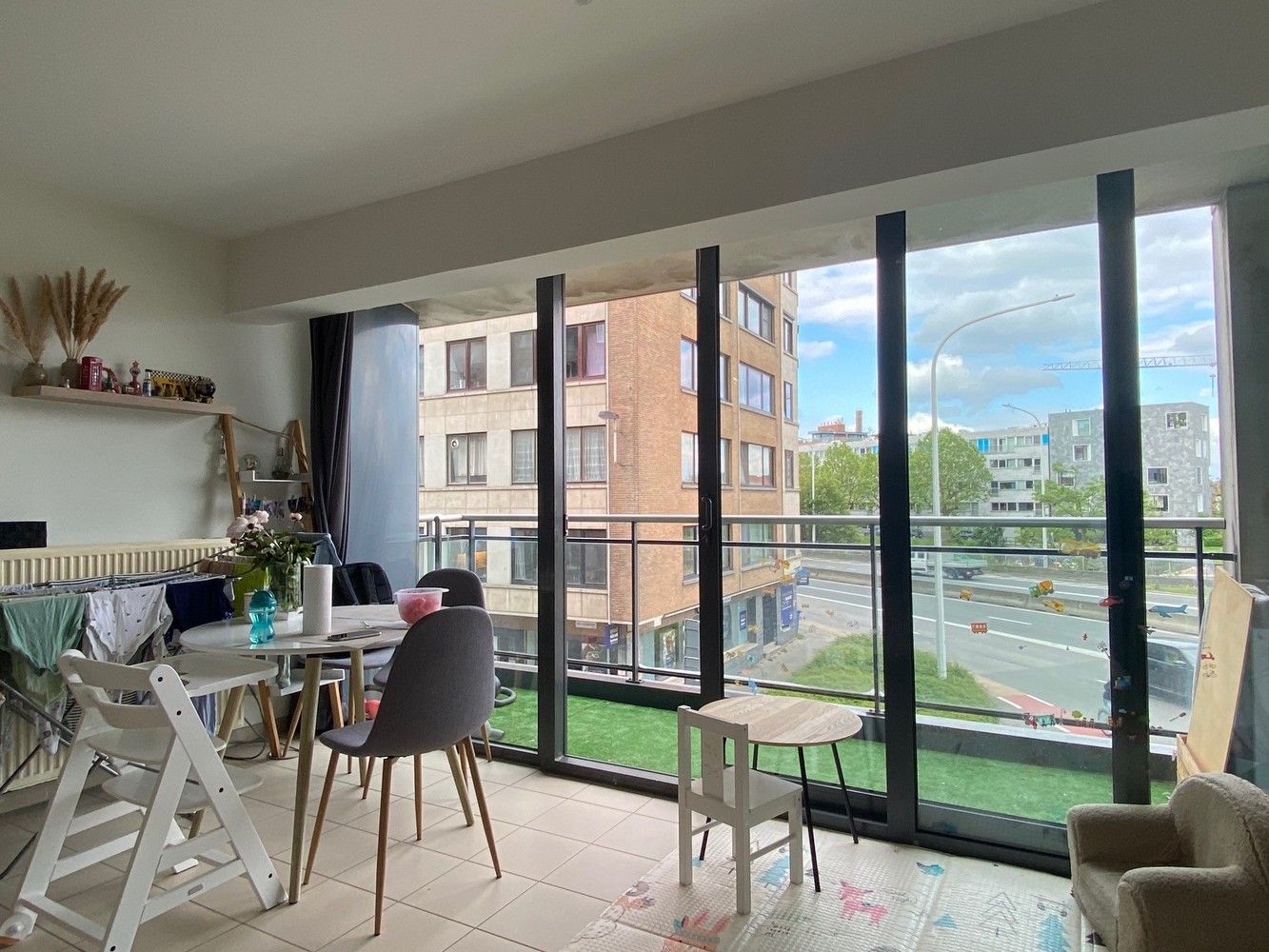 Centraal gelegen appartement met 2 slaapkamers en terras. foto 4