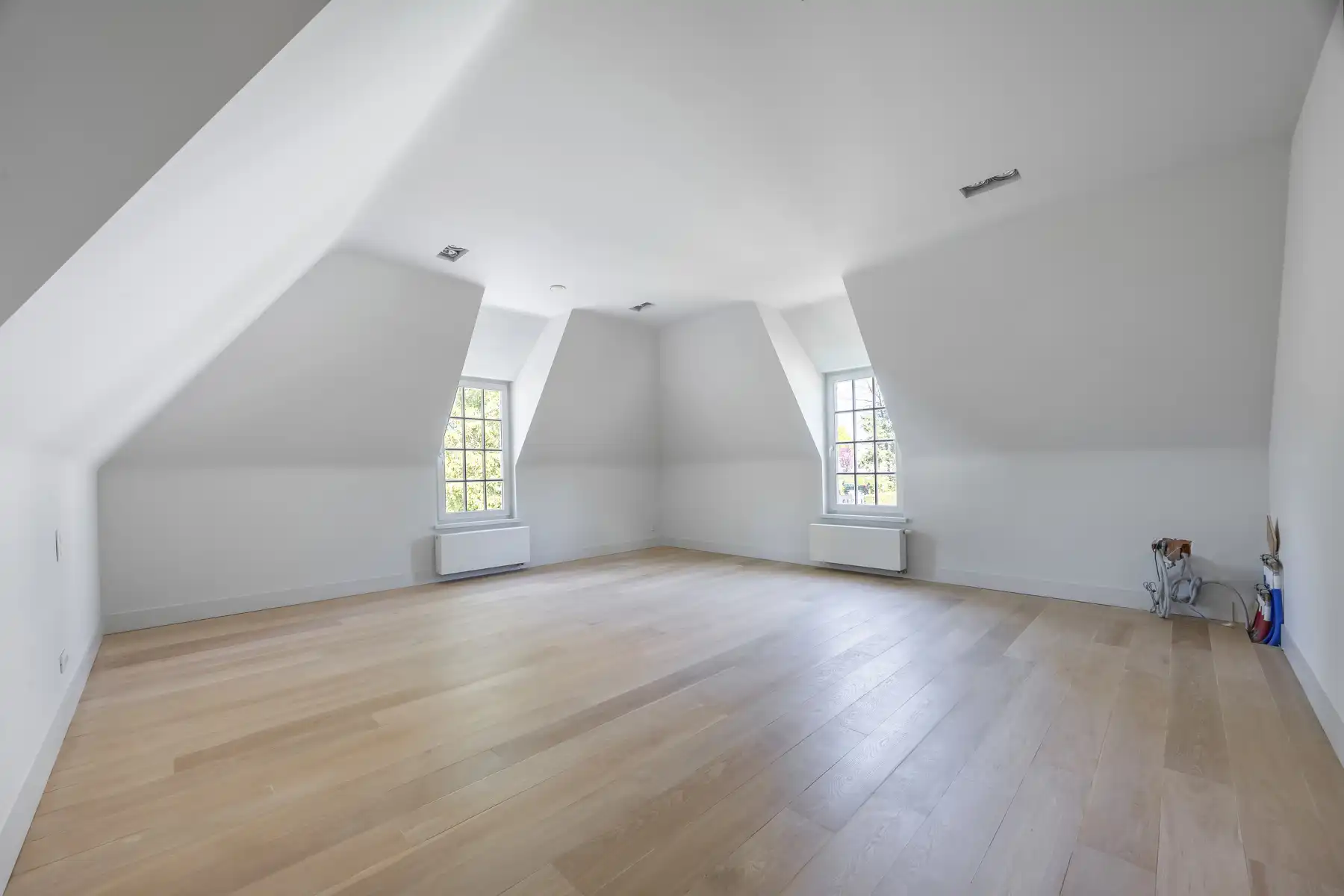 Magnifieke villa op 2.415 m² in residentiële wijk foto 36