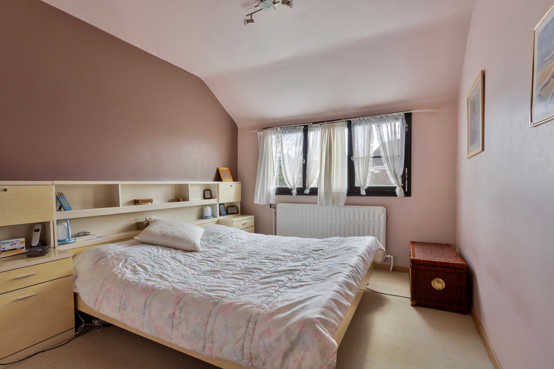 Residentieel gelegen villa met 4 slpks  foto 13