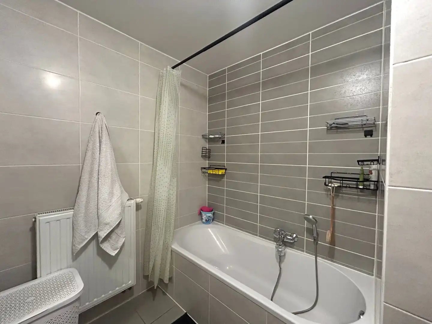 Instapklaar twee-slaapkamerappartement met 2 terrassen te centrum Roeselare! foto 11