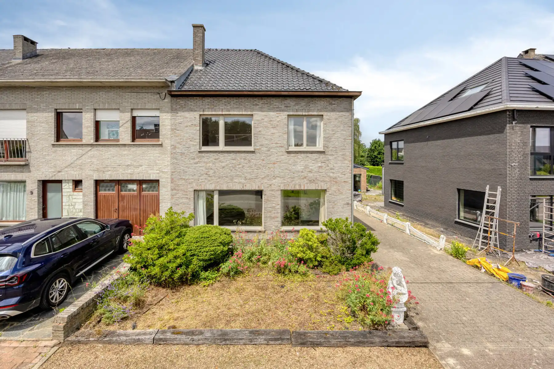 Gezinswoning - 3 slaapkamers, gezellige tuin en ruime oprit foto 2