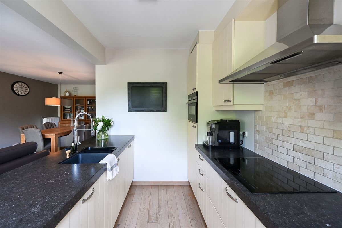 Stijlvol appartement met 2 slaapkamers, 2 terrassen en garageplaats foto 10