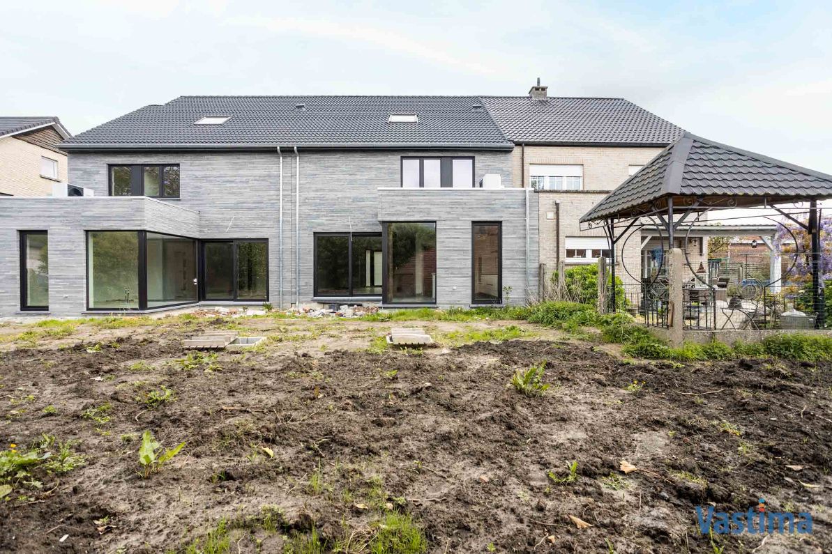 Nieuwbouw gesloten woning met 3 slaapkamers, garage en tuin foto 35