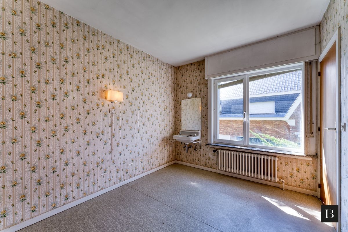 Te renoveren halfopen woning in de Concessie foto 9