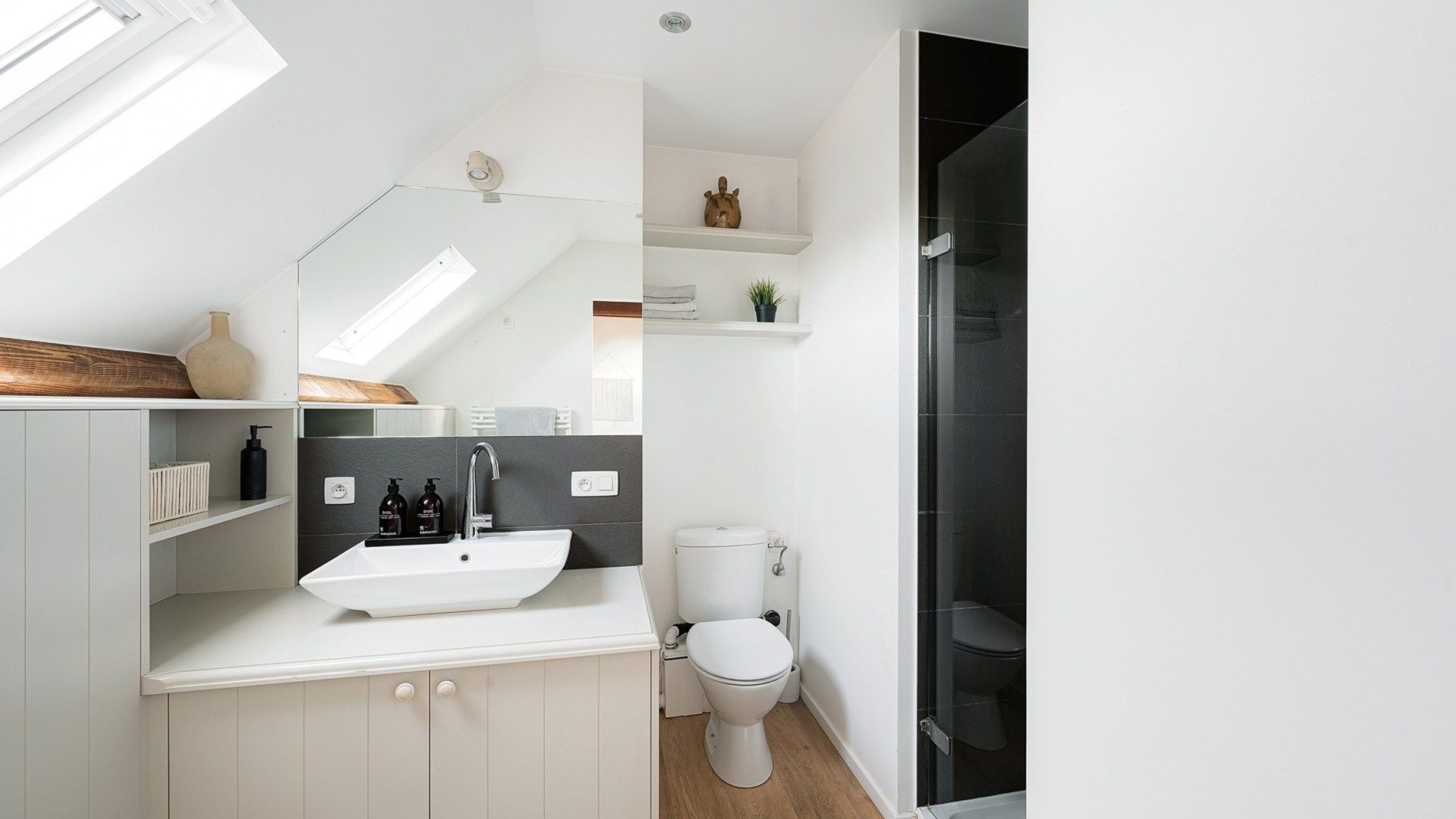 Grote woning met garage en tuin vlakbij Brugge foto 29