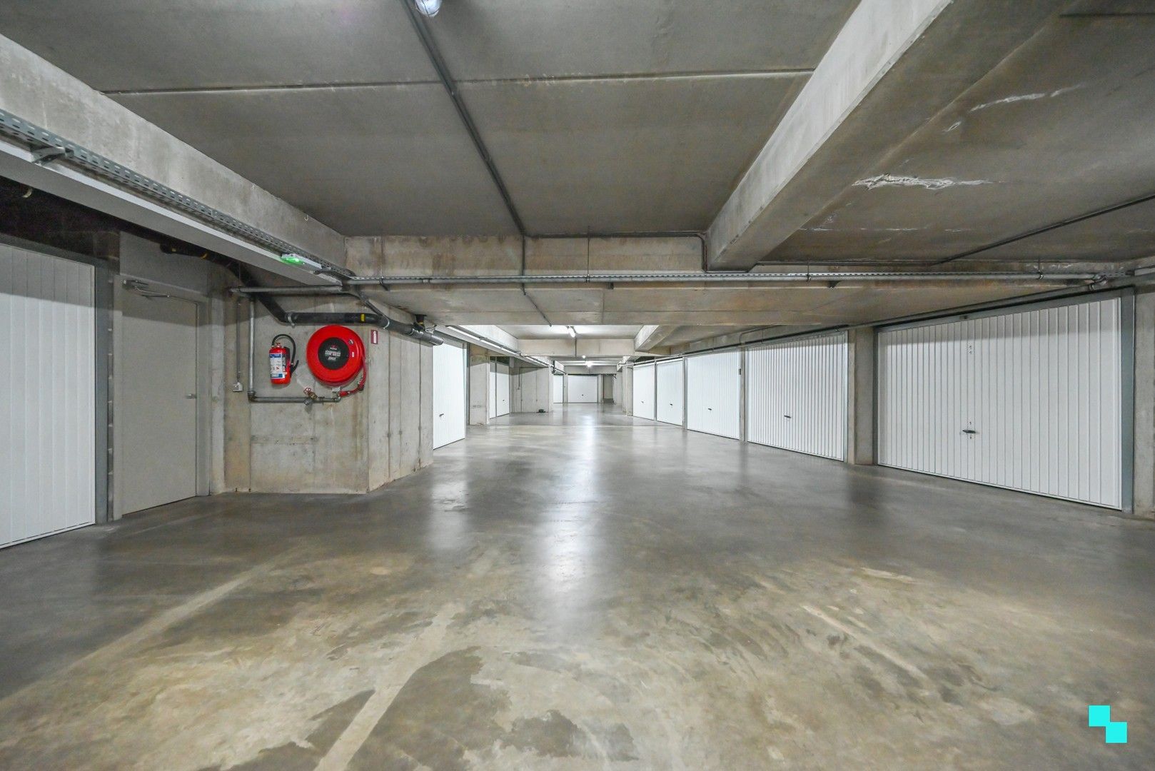 Tweeslaapkamerappartement nabij centrum Oostrozebeke foto 18