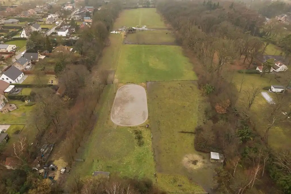 Langgevelhoeve op ca. 5 ha. vlak bij het dorp van Schilde, inclusief enkele bouwgronden. foto 38