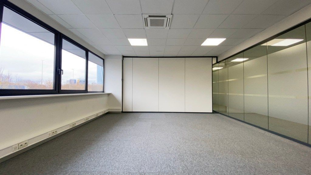 Burelen te huur vlakbij The Loop in Dionysius KMO center in Sint-Denijs-Westrem foto 9