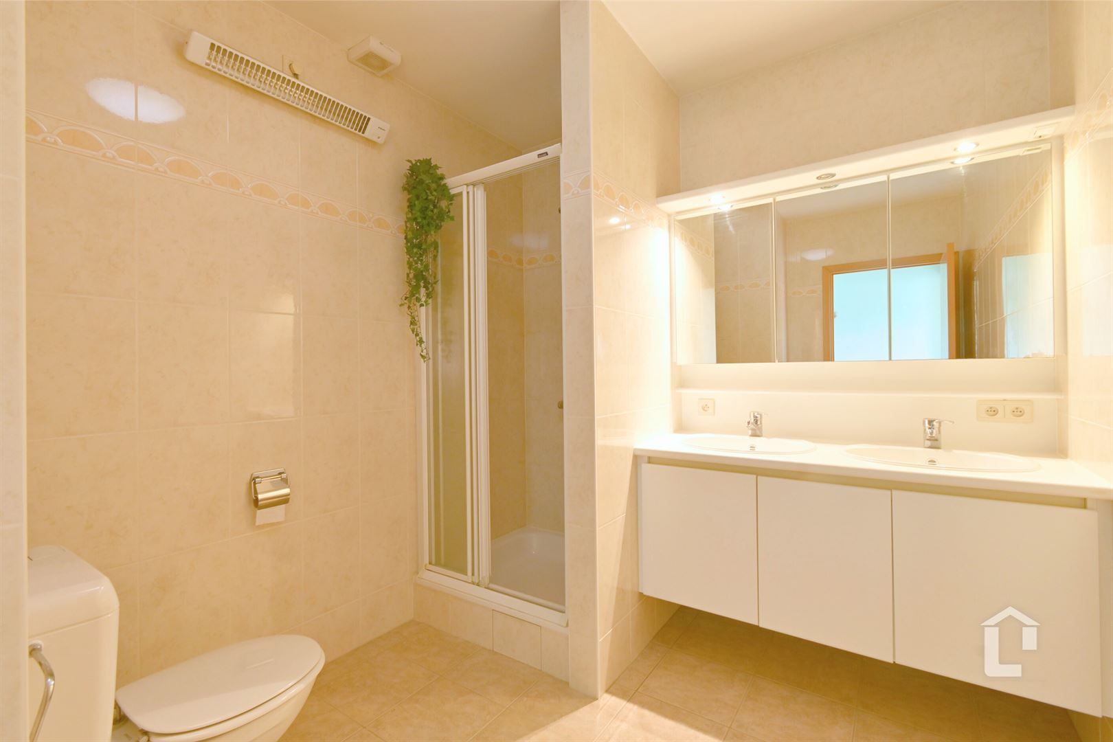 Investeringspand bestaand uit 2 ruime instapklare appartementen foto 17