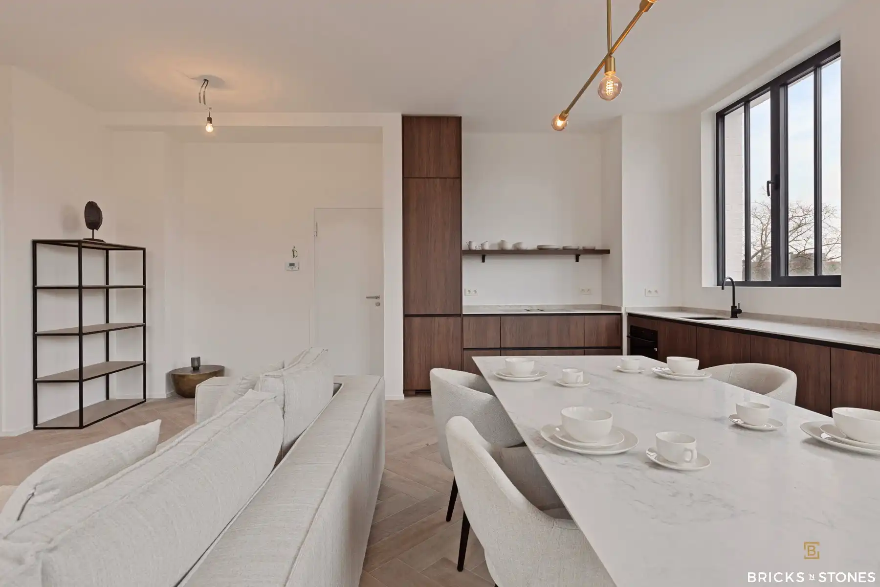 Luxueus gerenoveerd en bemeubeld 3 slaapkamer appartement foto 6