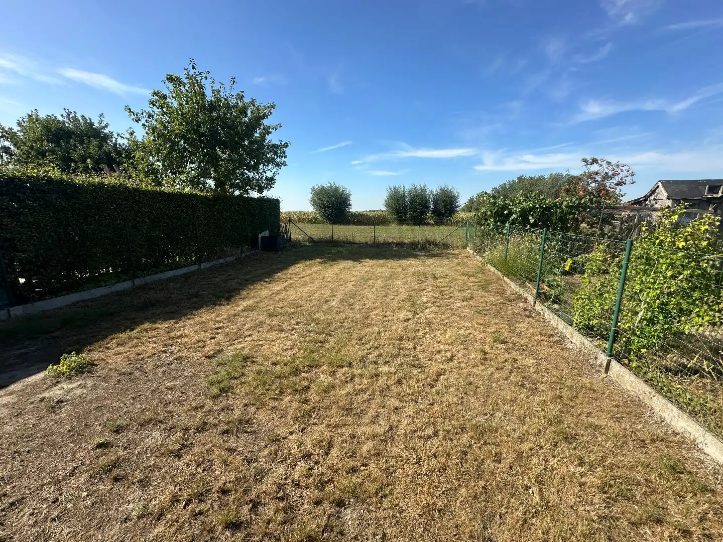 Instapklare woning met 2 slpk, garage en tuin, Aartrijke. foto 2