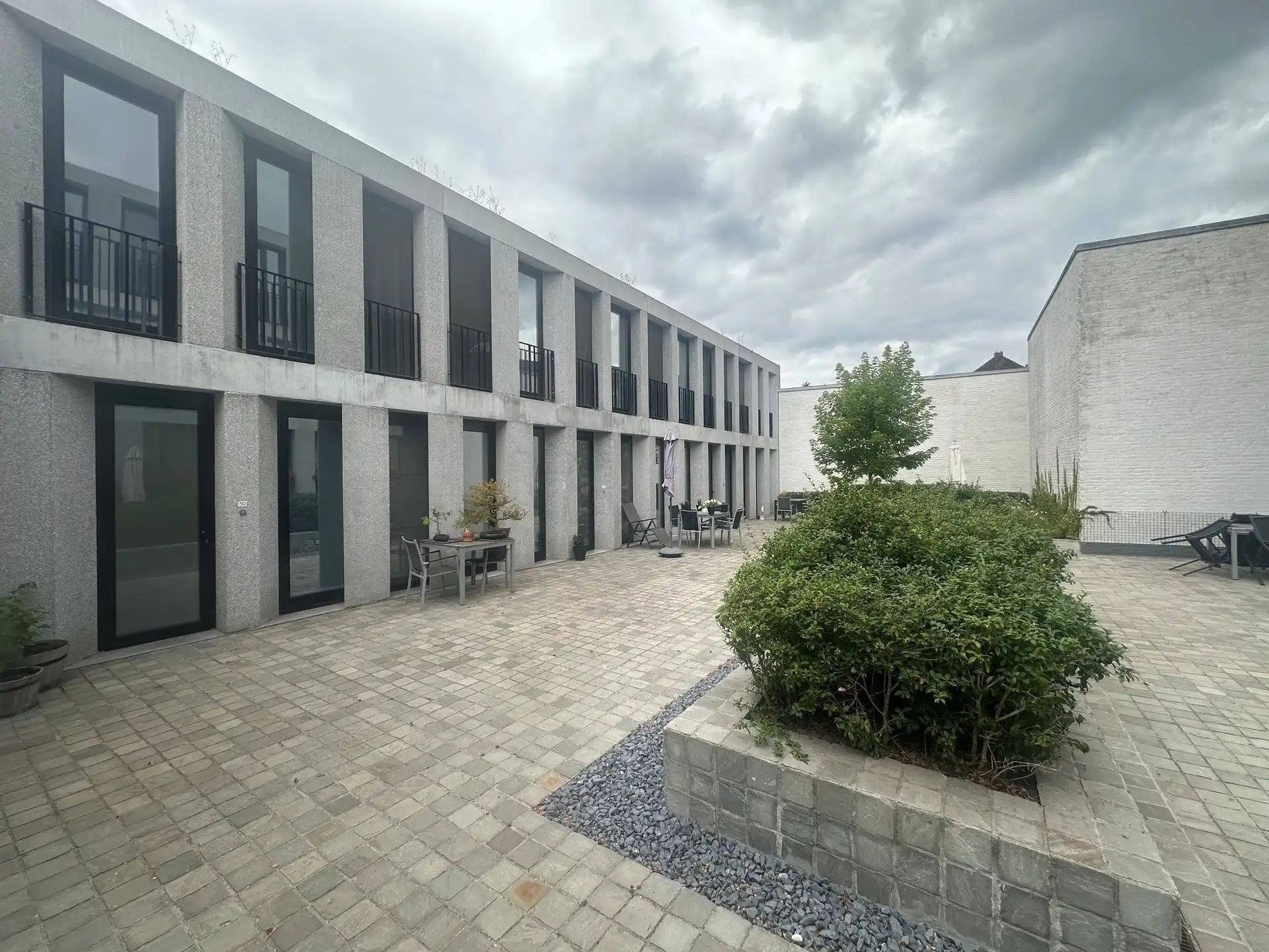 Exclusieve moderne woning met gemeenschappelijke binnentuin en ondergrondse autostaanplaats.  foto 18