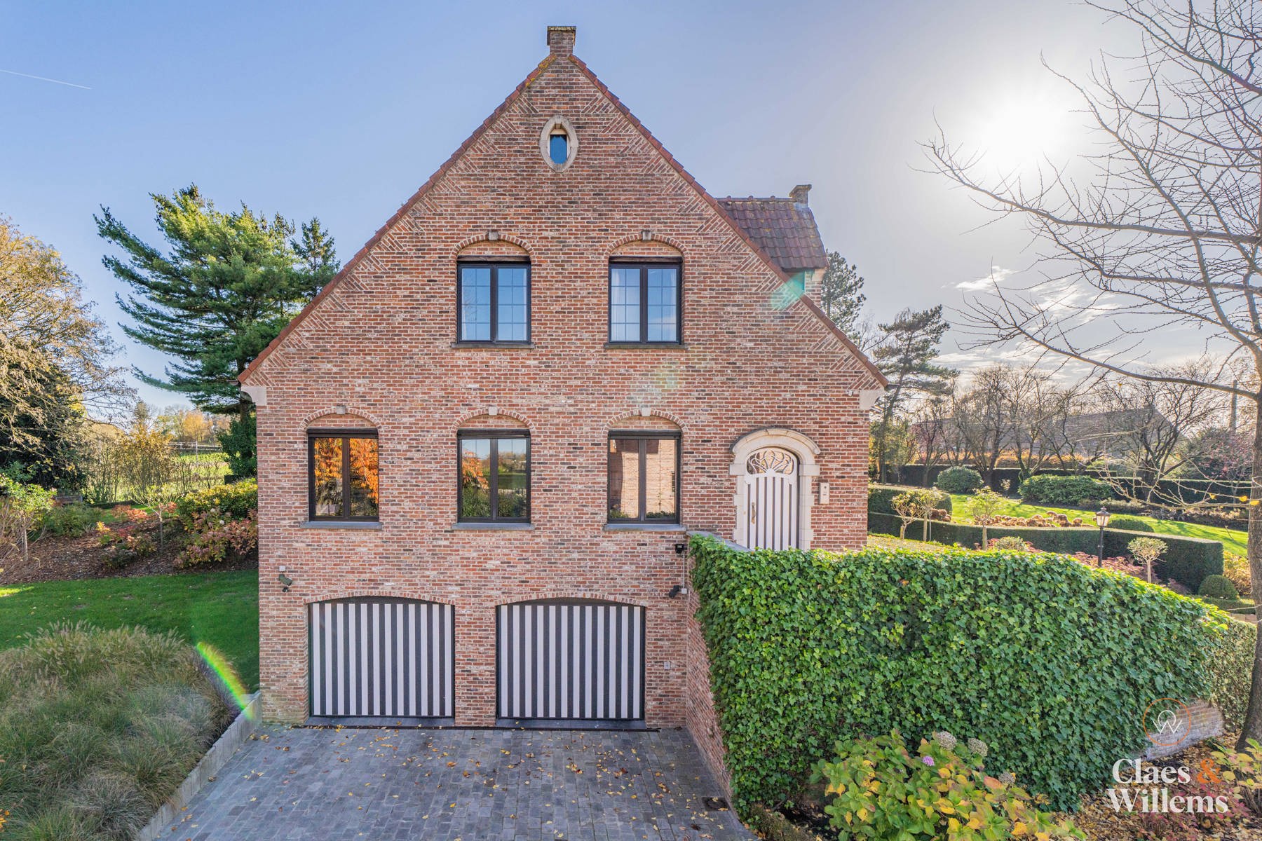 Ruime gezinswoning met praktijk- of kantoorruimte foto 3