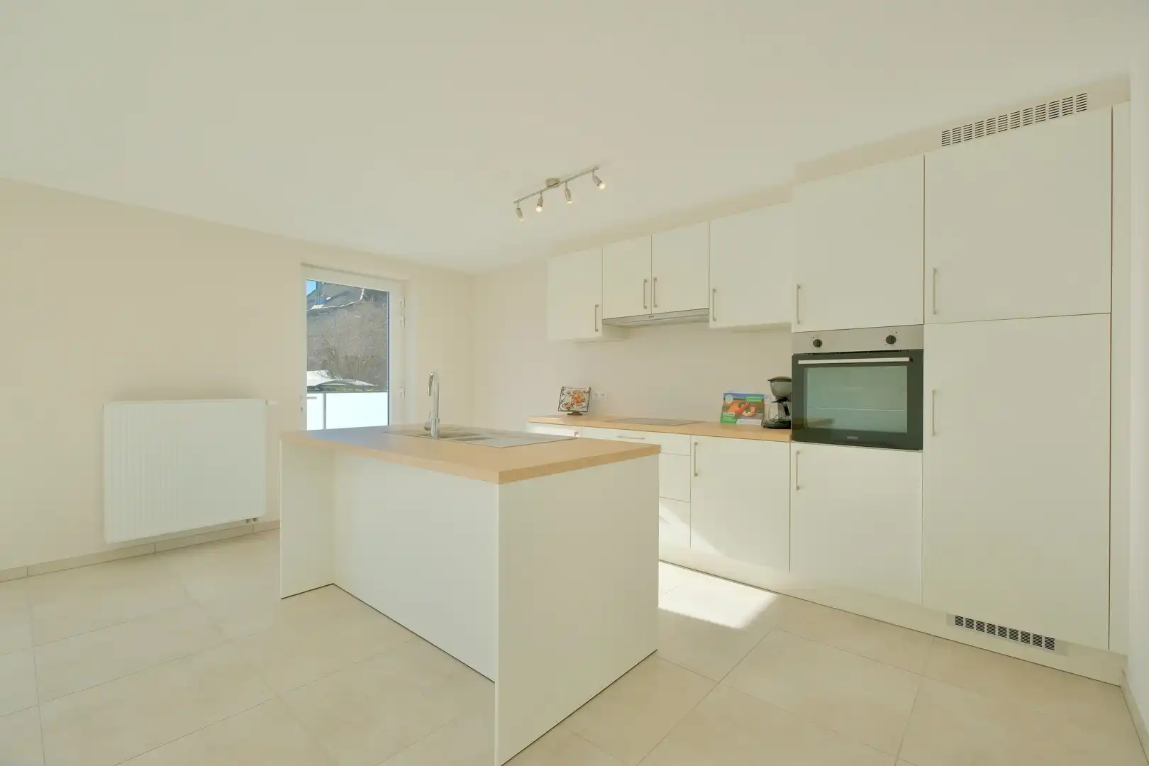 Gelijkvloers app met 2 slaapkamers, ruim terras en binnenkoer! foto 5