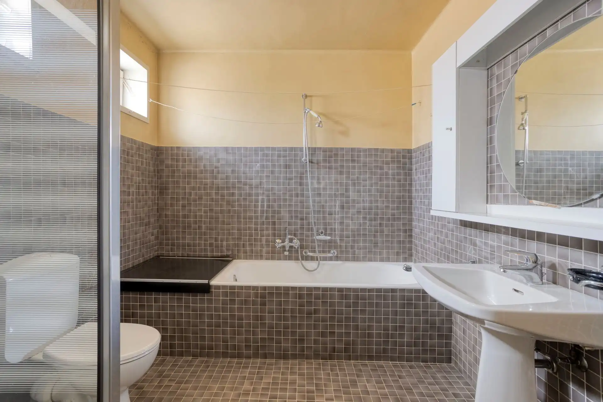 Ruime, degelijke woning, 4 slpks., op 993m² grond. foto 10
