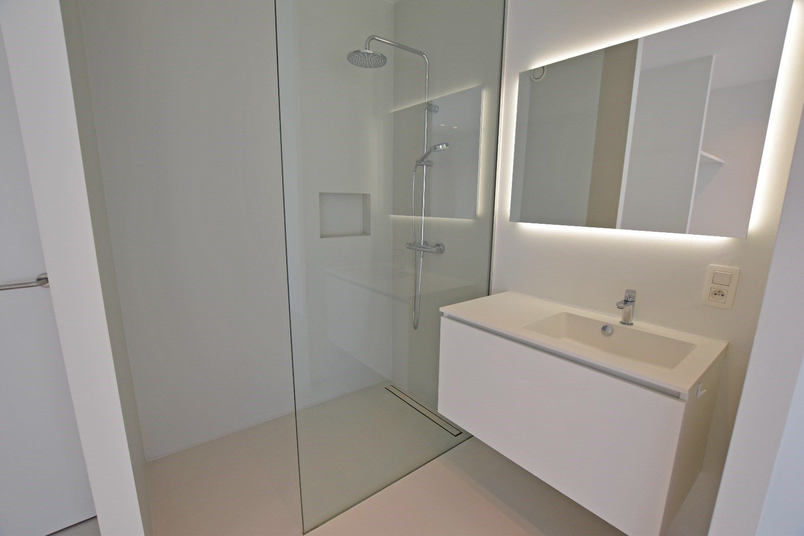 Nieuwbouwappartement met 1 slaapkamer gelegen in hartje Zoute met prachtig zicht over de villa's van het Zoute foto 8